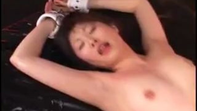 Sexy amateur Pretty asian teen creampied by 2 cocks in hotel room